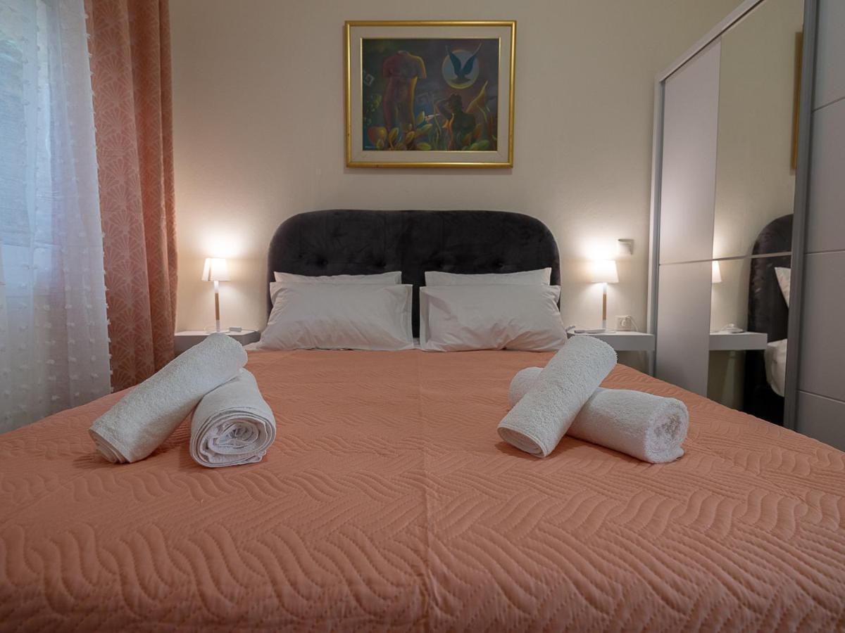 Luxury Apts Heraklion Center エクステリア 写真